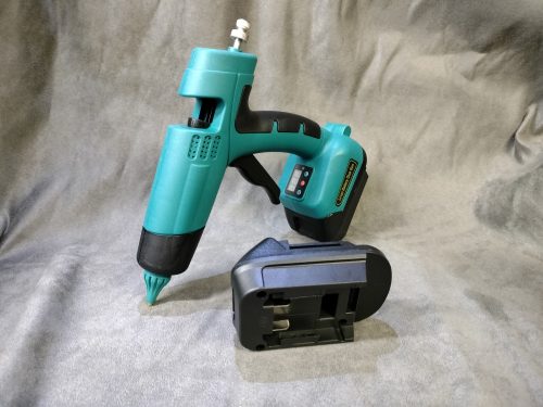Makita glue gun with adapter